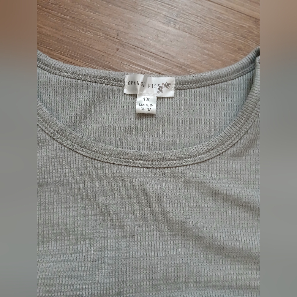 Grande Kiss Women's Gray Top